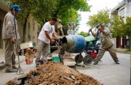 Tareas de bacheo en importantes corredores de la ciudad