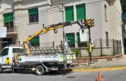 Continúa la instalación de luces LED en la red de semáforos