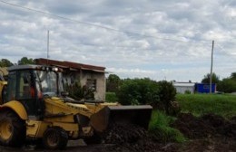 Limpieza de desagües pluviales en el Barrio 9 de Julio