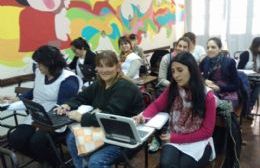 Clickeados acompaña a los docentes en el aula