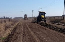 Mantenimiento de caminos en Guerrico