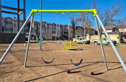 Plaza renovada y parquizada en Barrio Amaeton
