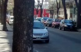 Permiten estacionar en mano izquierda hasta Reyes