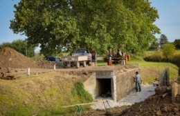 Avanza en Pinzón la construcción de un puente para prevenir anegamientos