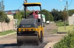Siguen los trabajos de pavimentación en los barrios
