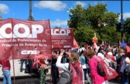 Docentes, judiciales y médicos presionan por paritarias