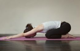 Comienzan las clases de yoga en el EMBA