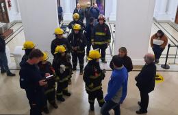 Los bomberos se fueron sin respuestas del Concejo Deliberante
