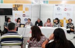 Encuentro de escritores pergaminenses en la Feria del Libro