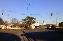 Está fuera de servicio el semáforo de Avenida Rivero y Ruta 8