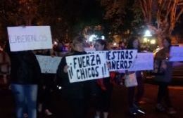 Marcha en defensa de los policías detenidos: “Son víctimas de un sistema corrupto como los chicos que murieron”