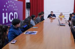 Alumnos secundarios se reunieron con Juventud