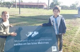Los chicos del CDC San José visitaron el monumento a los caídos en Malvinas