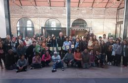 Alumnos santafesinos eligieron “Julio Maiztegui” como nombre de su escuela y visitaron nuestra ciudad