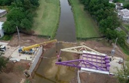 Montaje del Puente que unirá Boulevard Colón con Avenida Illia