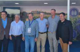 Martínez firmó un Plan de Conectividad Rural con Telecom