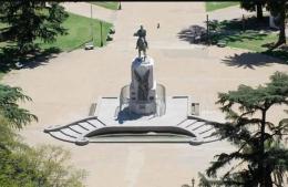 Clark cuestionó la posible apertura de la Plaza 25 de Mayo y pidió más participación ciudadana