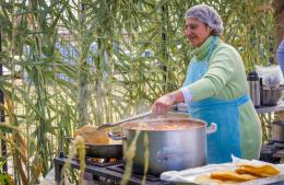Música, baile, comida y muchas familias: exitoso Mercado Patrio en Pergamino