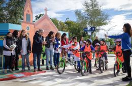 Martínez participó de una demostración vial de alumnos primarios