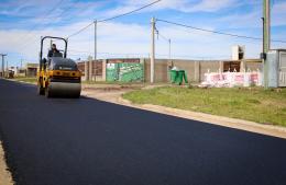 El Barrio Procrear suma una obra clave: comenz&oacute; la pavimentaci&oacute;n de 26 cuadras
